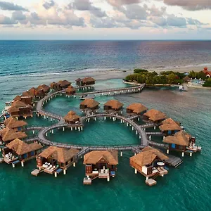 Sandals Royal Caribbean & Private Island - Couples Only Бухта Монтего
